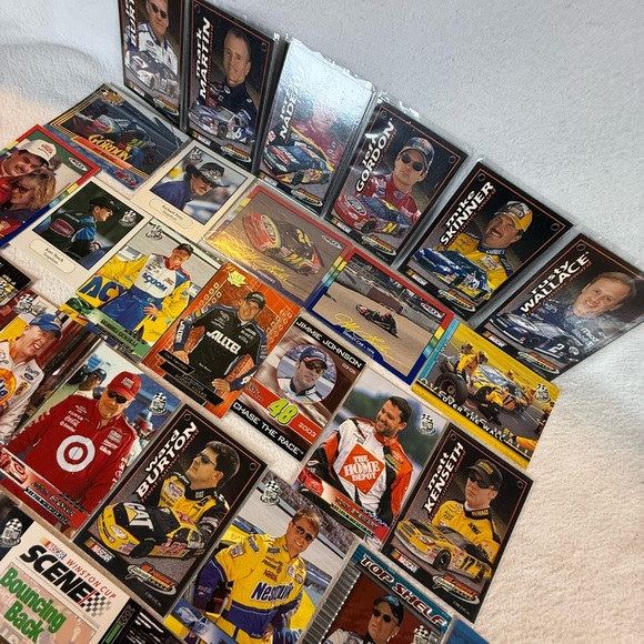 NASCAR Trading cards 28 total, various retired drivers - Picture 16 of 16